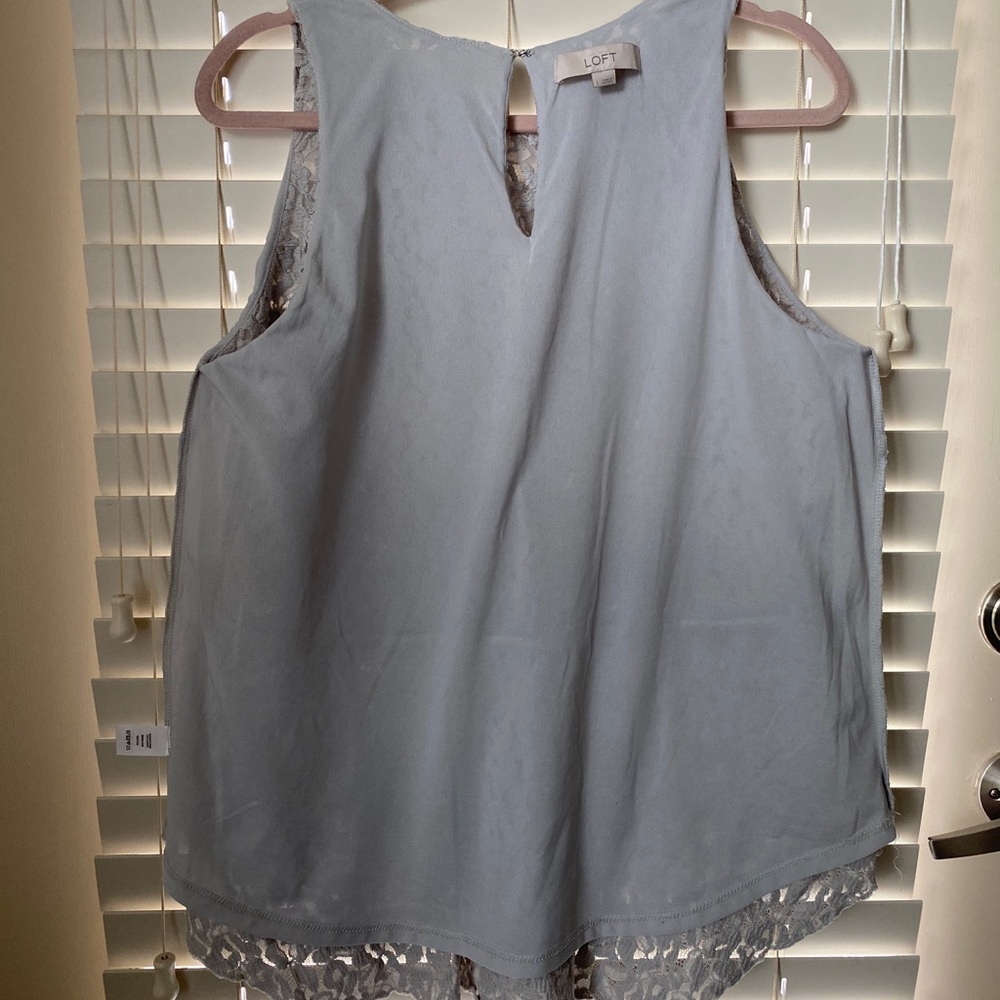 LOFT Dove Gray Lace Peplum Sleeveless Top ⬜️ - Picture 7 of 13